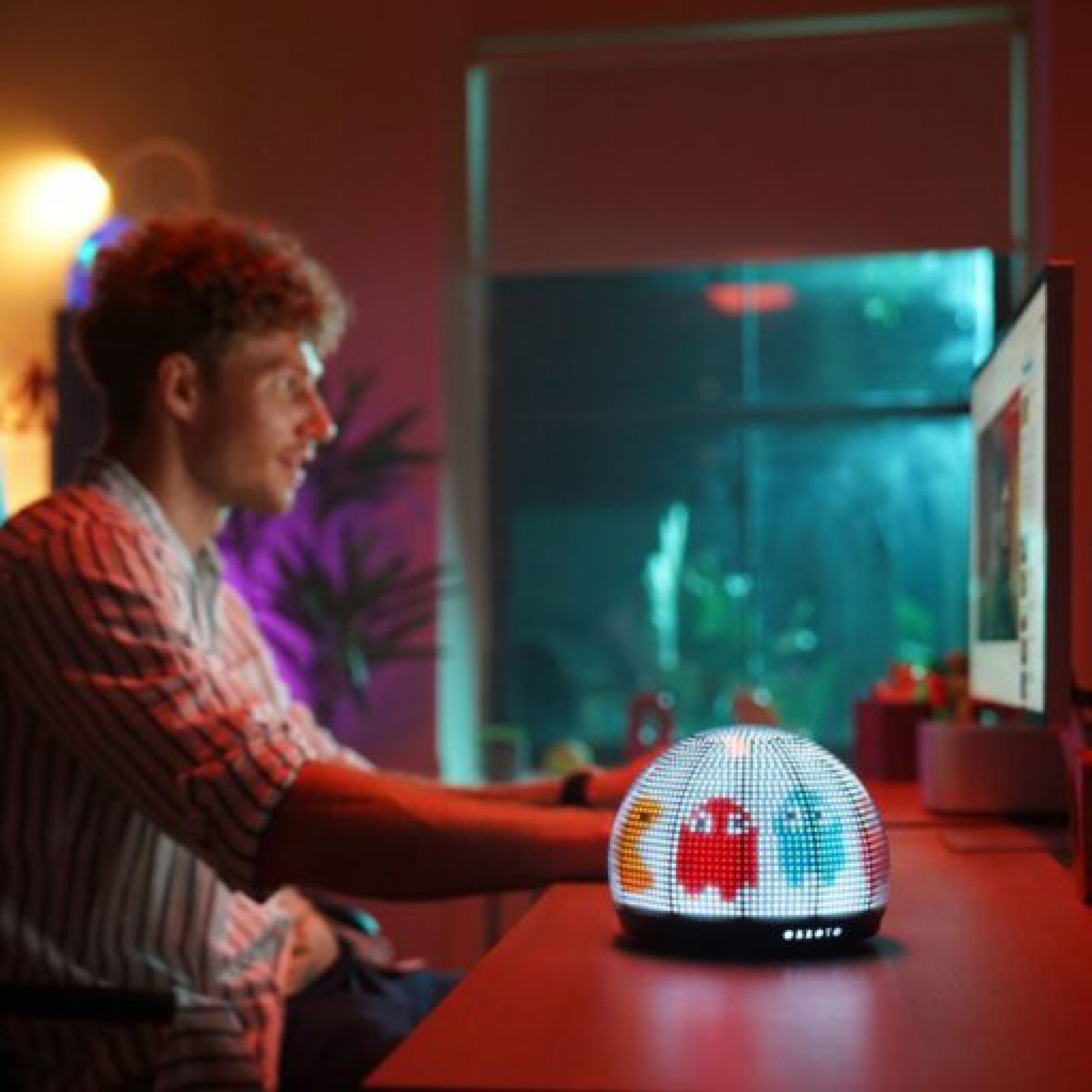 Інтерактивна сфера OBBOTO Sphere Desktop Buddy